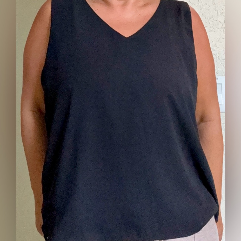 LOFT Black V-Neck XL Sleeveless Blouse
